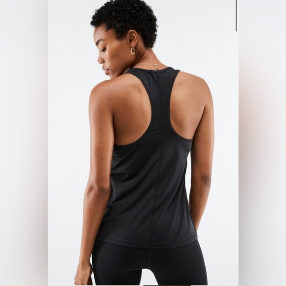 NWT Fabletics  Phoenix Lite Racerback Tank Black Size Medium - Picture 2 of 7